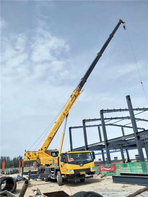 汉台区超高层建筑钢结构吊装案例
